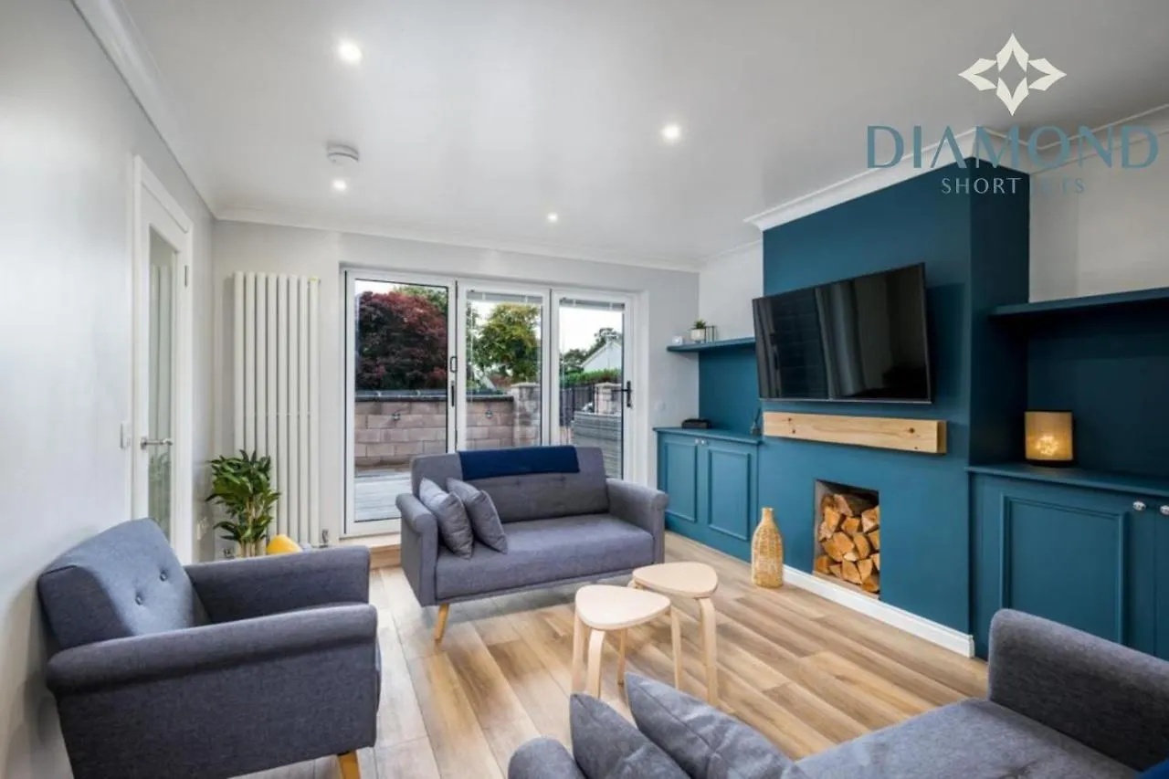 Brand New Luxury 3 Bedroom 2 Bathrooms With Patio With Secure Parking Dundee