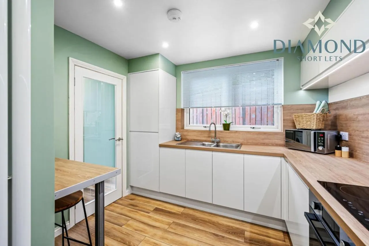 Brand New Luxury 3 Bedroom 2 Bathrooms With Patio With Secure Parking Dundee Сasa de vacaciones