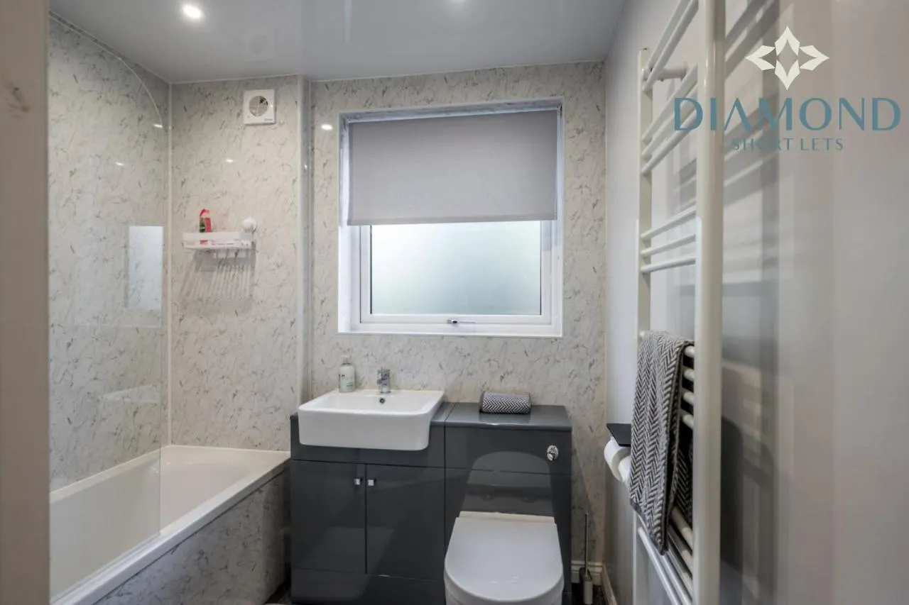 Сasa de vacaciones Brand New Luxury 3 Bedroom 2 Bathrooms With Patio With Secure Parking Dundee Reino Unido