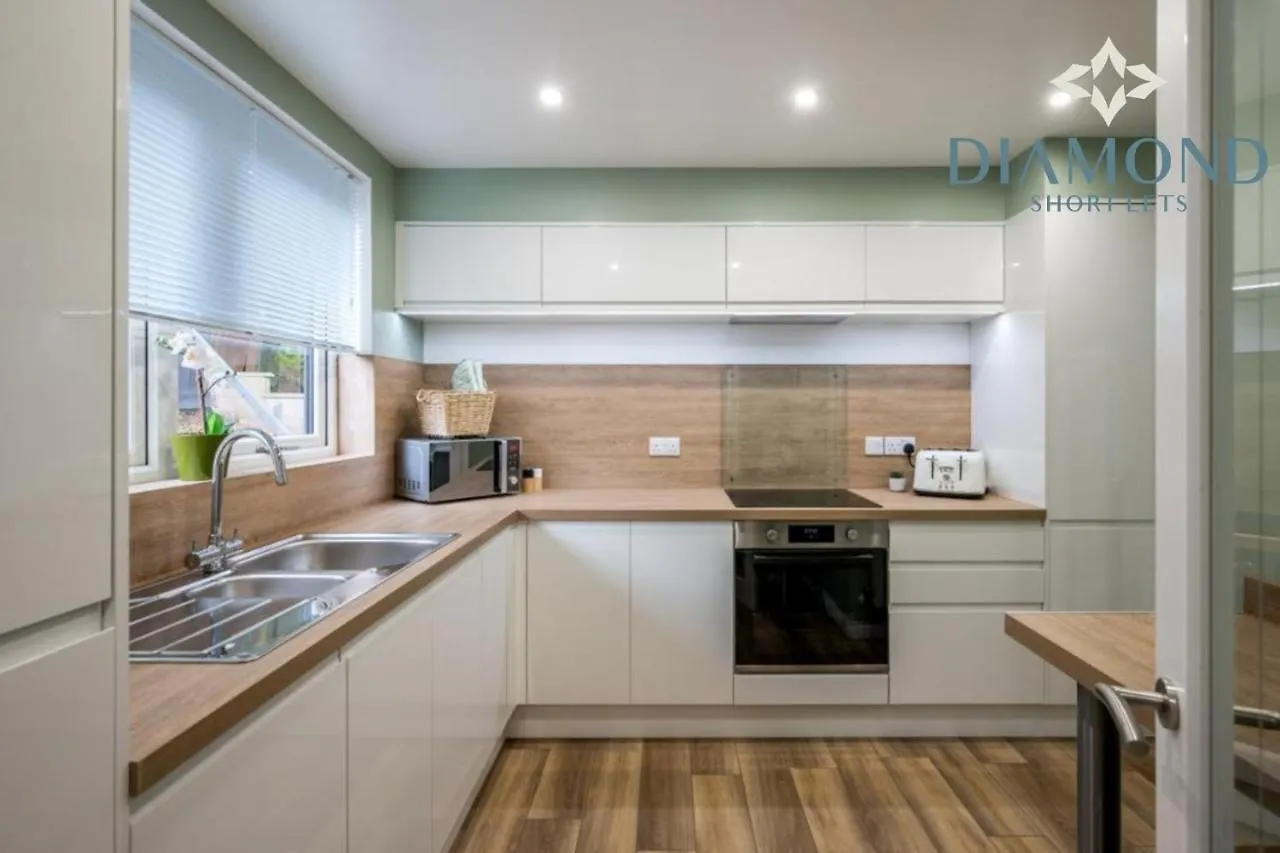 Brand New Luxury 3 Bedroom 2 Bathrooms With Patio With Secure Parking Dundee Сasa de vacaciones